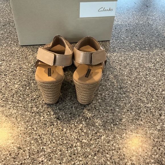 Clark’s LaFley Rosen Wedge Heels - Picture 3 of 3